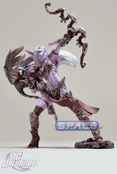 Night Elf Hunter: Alathena Moonbreeze with Sorna (World of Warcraft Series 5)