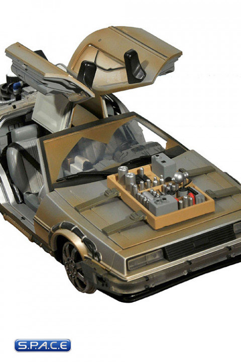 1:15 Scale DeLorean Time Machine (Back to the Future 3)