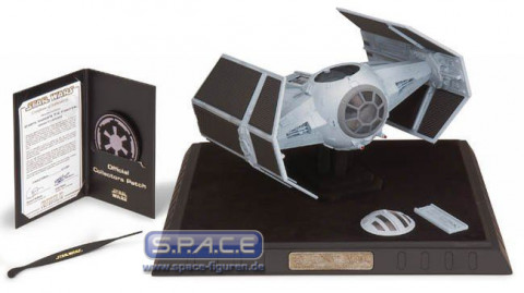 Die Cast Darth Vaders Tie Fighter with Acryl Case (Star Wars)