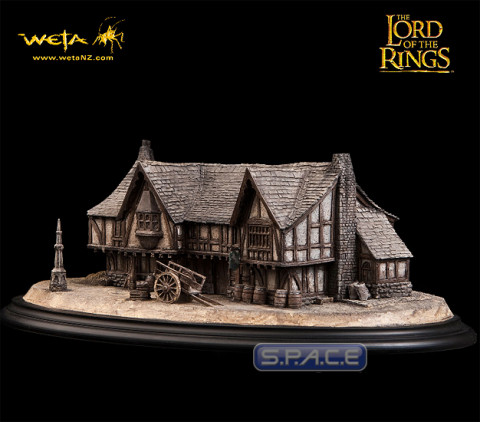 The Prancing Pony Diorama (The Lord of the Rings)