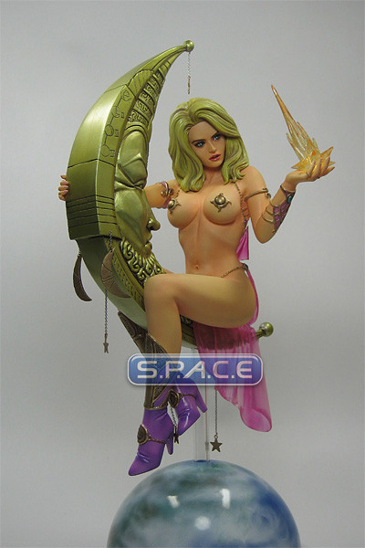 Luna by Dorian Cleavenger PVC Statue (Fantasy Figure Gallery)