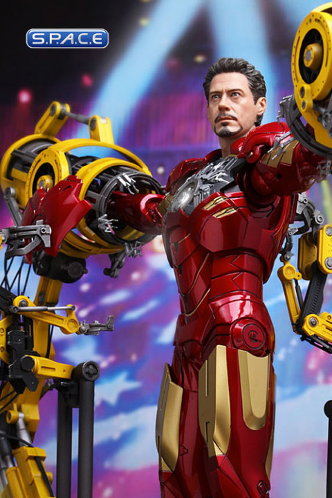 1/6 Scale Suit-Up Gantry with Iron Man Mark IV MMS160 (Iron Man 2)