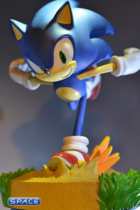 Modern Sonic Statue (Sonic the Hedgehog)