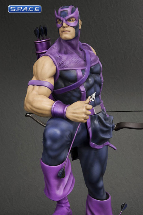 Hawkeye Classic Avengers Fine Art Statue (Marvel)