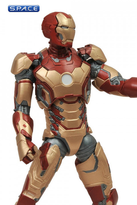 Iron Man Mark XLII Armor from Iron Man 3 (Marvel Select)