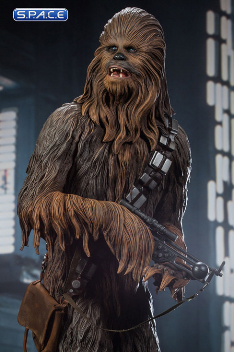 Chewbacca Premium Format Figure (Star Wars)