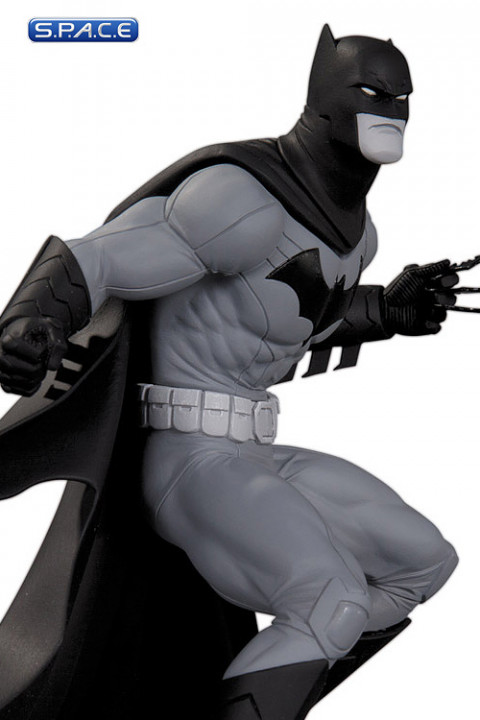 Batman Statue by Greg Capullo (Batman Black and White)