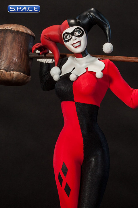 Harley Quinn Premium Format Figure (DC Comics)