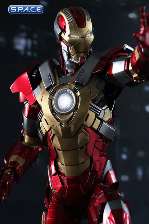 1/6 Scale Iron Man Heartbreaker Mark XVII Movie Masterpiece MMS212 (Iron Man 3)