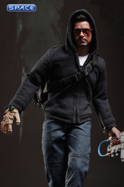 1/6 Scale Tony Stark - The Mechanic Movie Masterpiece MMS209 (Iron Man 3)