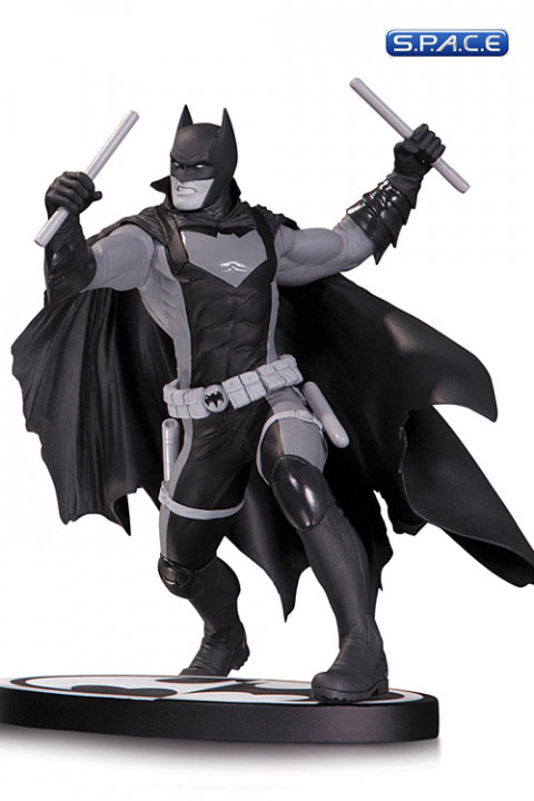 Batman Earth 2 Statue (Batman Black and White)