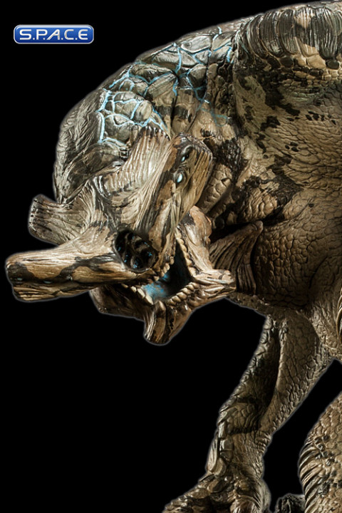 Slattern Statue (Pacific Rim)