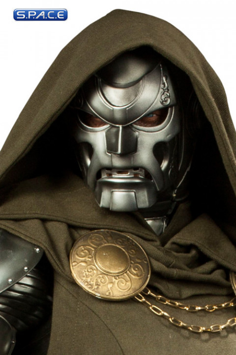 Doctor Doom Legendary Scale Figure (Marvel)