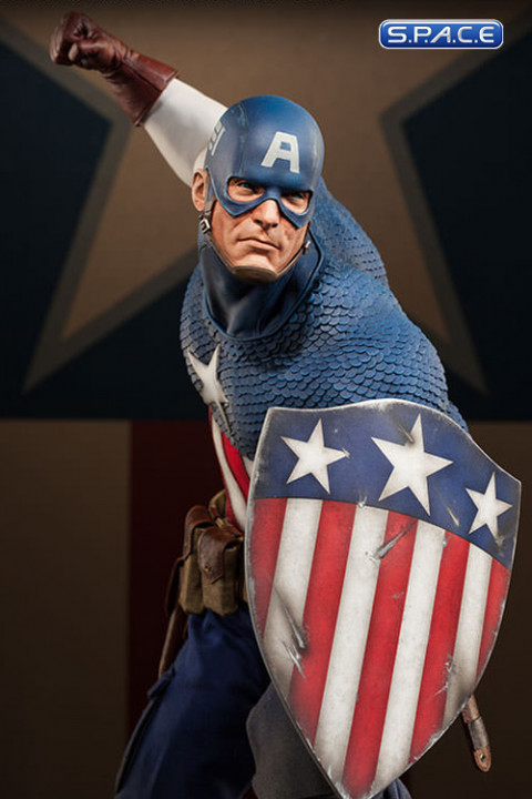 Captain America Premium Format Figure (Allied Charge on Hydra)