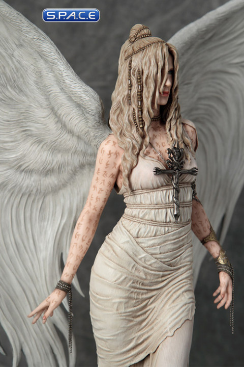 Lilith White Version by Luis Royo Statue (Fantasy Figure Gallery)