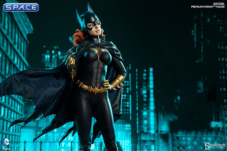 Batgirl Premium Format Figure (DC Comics)