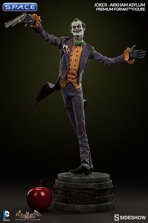 The Joker Premium Format Figure (Batman Arkham Asylum)