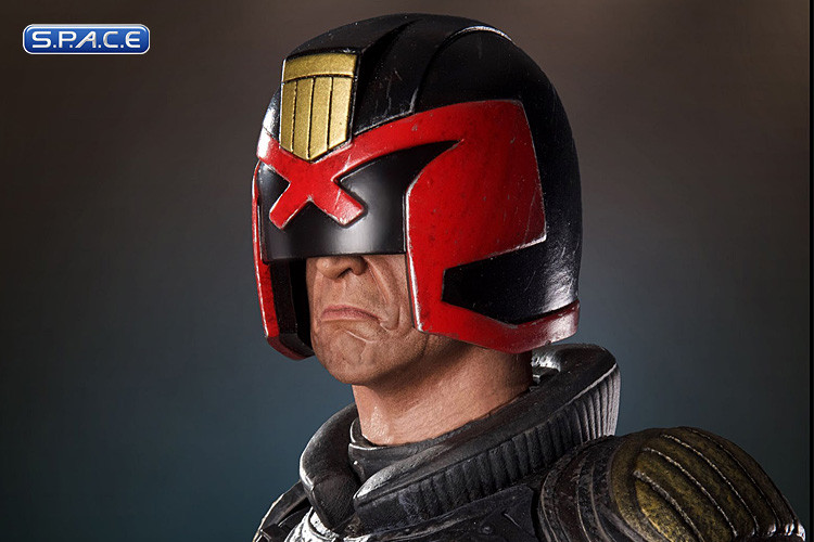 1/4 Scale Judge Dredd Statue (2000 AD)