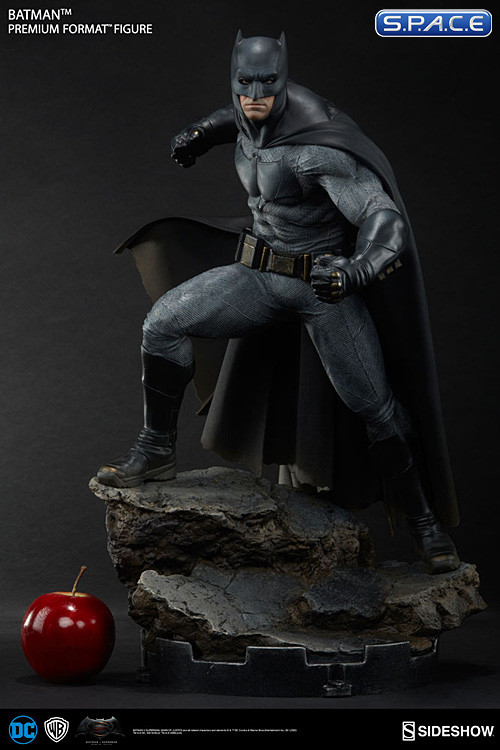 Batman Premium Format Figure (Batman v Superman: Dawn of Justice)