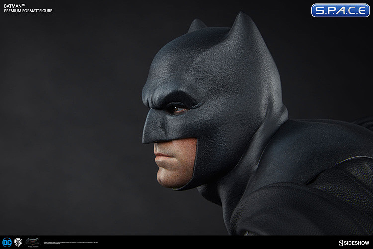 Batman Premium Format Figure (Batman v Superman: Dawn of Justice)