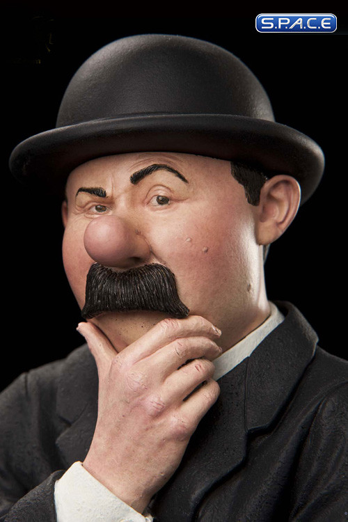 Thomson and Thompson Statue (The Adventures of Tintin)