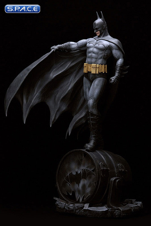 1/6 Scale Batman Statue by Luis Royo (Fantasy Figure Gallery)