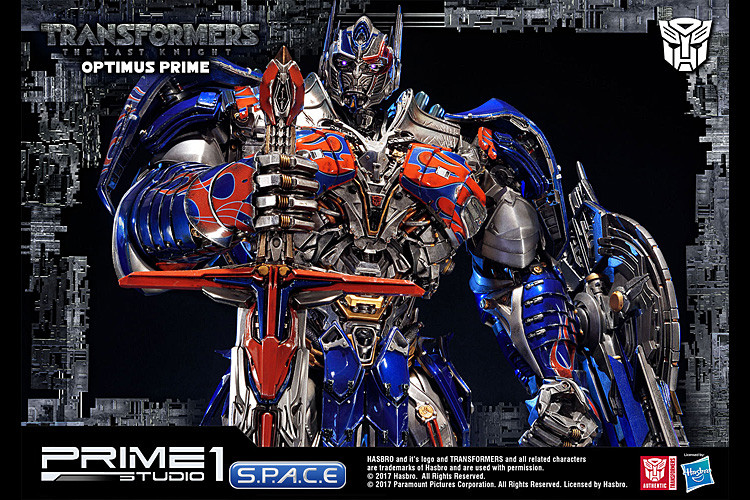 Optimus Prime Statue (Transformers: The Last Knight)