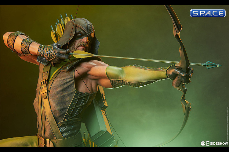 Green Arrow Premium Format Figure (DC Comics)