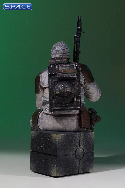 1/8 Scale Dengar Collectors Gallery Statue (Star Wars)
