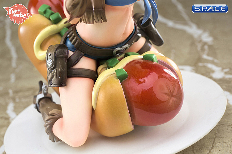 1/7 Scale Yummy Hunter Hotty PVC Statue