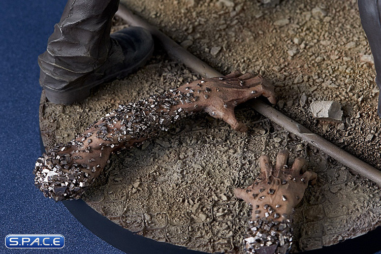 1/6 Scale Wanderer Statue (Metal Gear Survive)