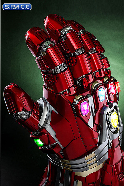 1:1 Nano Gauntlet Hulk Version Life-Size Masterpiece (Avengers: Endgame)