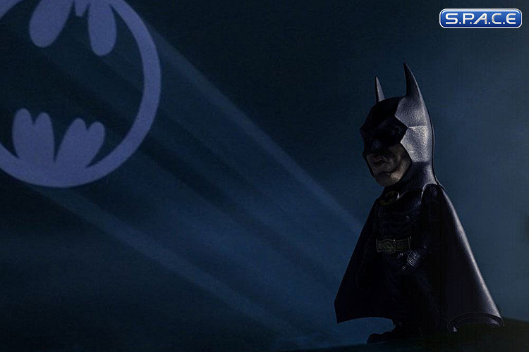 Deluxe 1989 Batman Mezco Designer Series (Batman)