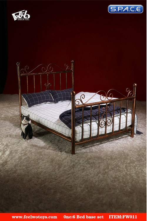 1/6 Scale metallic Bed with mattress
