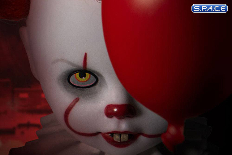 2017 Pennywise Living Dead Doll (Stephen Kings It)