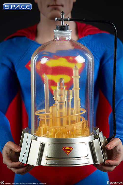 1/6 Scale Superman (DC Comics)