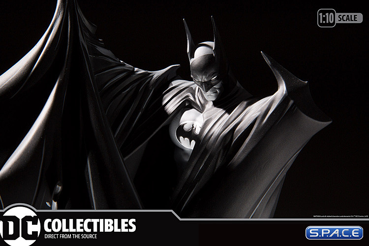 Batman Statue by Todd McFarlane (Batman Black and White)