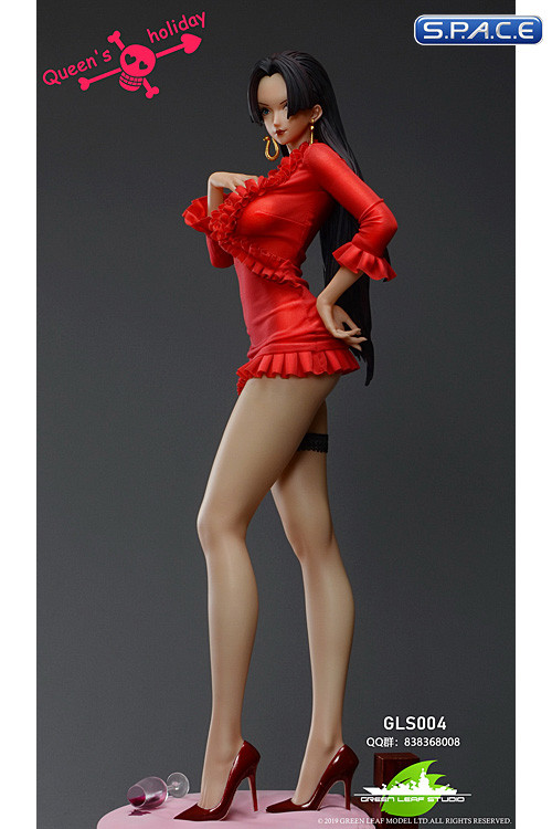 Queens Holiday Statue