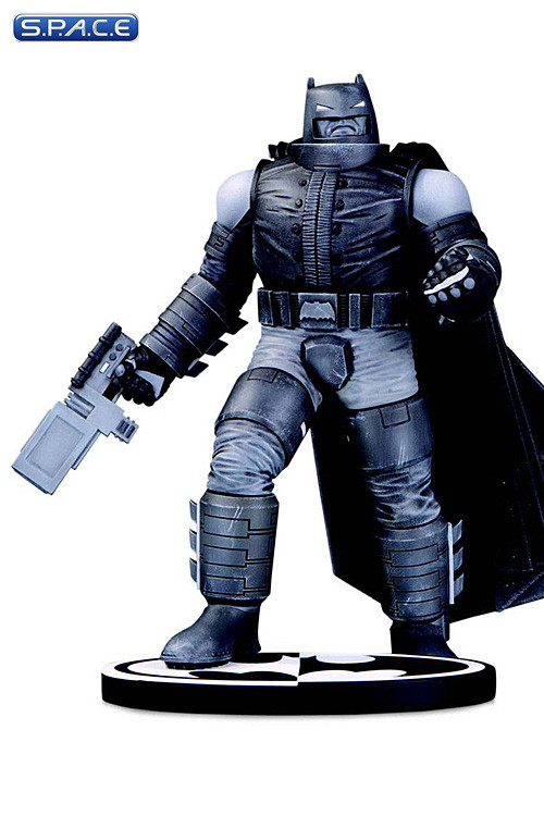Armored Batman Statue by Frank Miller (Batman Black and White) S.P.A