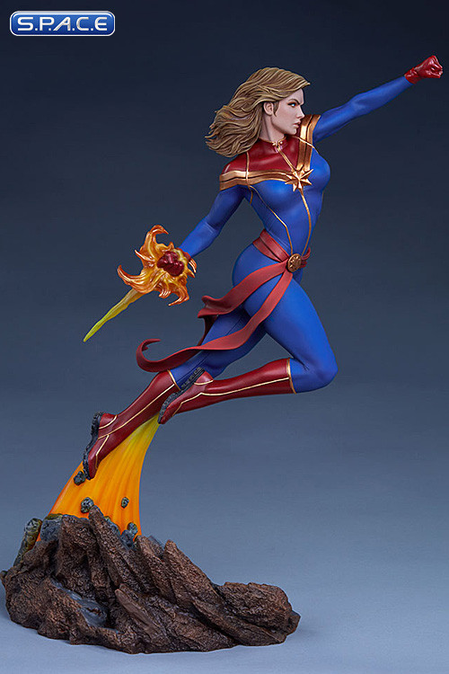 Captain Marvel Avengers Assemble Statue (Marvel)