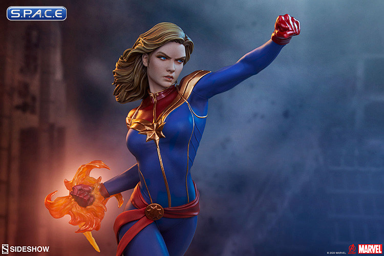 Captain Marvel Avengers Assemble Statue (Marvel)