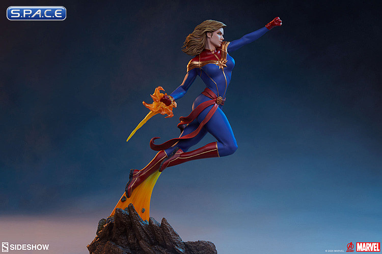 Captain Marvel Avengers Assemble Statue (Marvel)