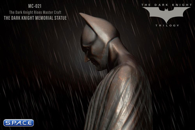 The Dark Knight Memorial Batman Master Craft Statue (Batman - The Dark Knight Rises)