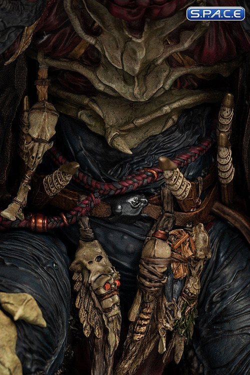 SkekMal the Hunter Skeksis Statue (The Dark Crystal: Age of Resistance)