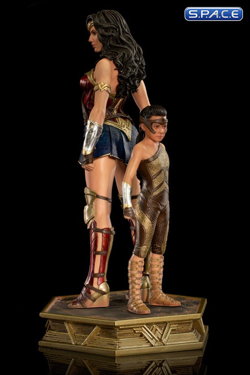 1/10 Scale Wonder Woman & Young Diana Deluxe Art Scale Statue (Wonder Woman 1984)