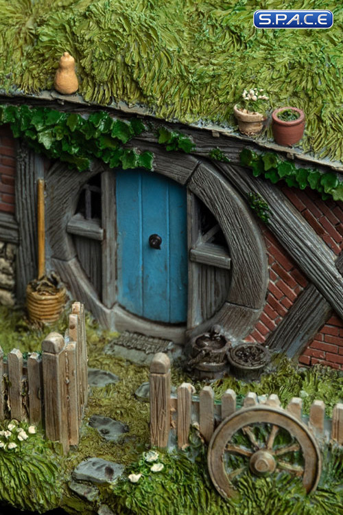 24 Gandalfs Cutting Hobbit Hole (The Hobbit: An Unexpected Journey)