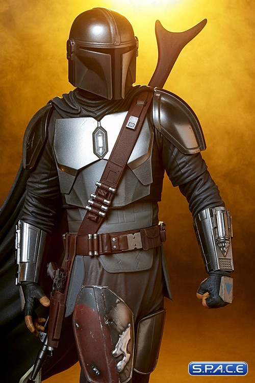 The Mandalorian Premium Format Figure (The Mandalorian)