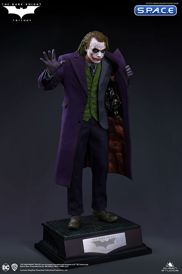 The Joker Statue (Batman - The Dark Knight)
