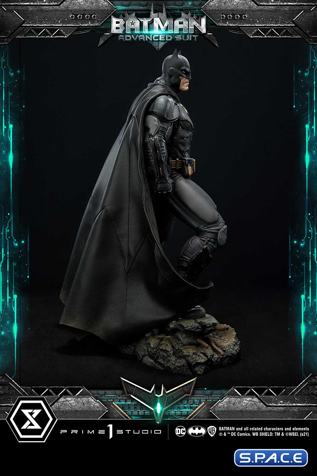 Batman Advanced Suit by Josh Nizzi Ultimate Museum Masterline Statue (DC Comics)