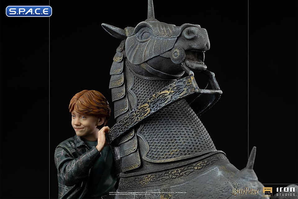 1/10 Scale Ron Weasley at the Wizard Chess Deluxe Art Scale Statue (Harry Potter)